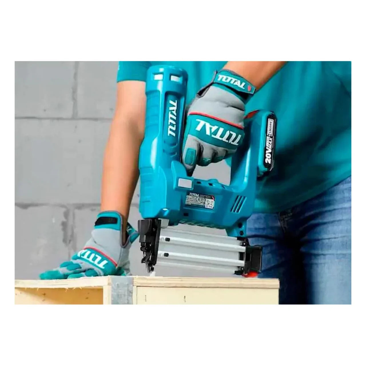 Clavadora Inalámbrica 15-50Mm 20V + 1 Baterías + 1 Cargador Total